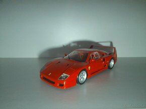 Ferrari F40 HotWheels 1:18 - 2