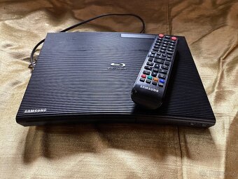 Sestava Samsung TV UHD 55" + Samsung BlueRay prehravac - 2
