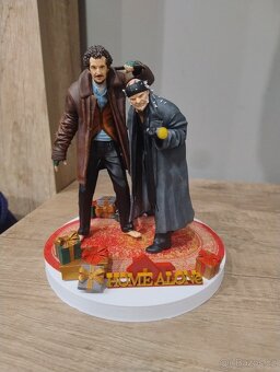 Home alone/Sám doma - 2