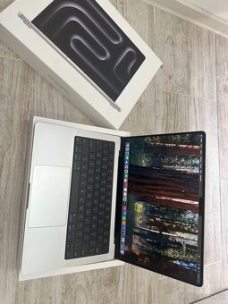 Macbook Pro 14" - M4 Pro/24GB/512GB Pouze rozbalený - 2