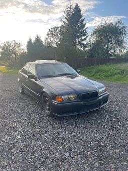 BMW E36 320i sedan - 2