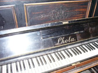 Piano zn.HUGO LHOTA - 2