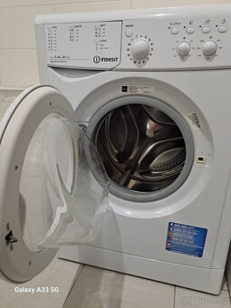 Pračka Indesit - 2