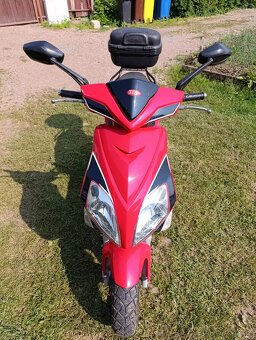 Skútr 125 ccm - 2