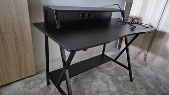 Herní stůl se zásuvkami a usb - 2