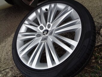 nový originál Škoda Superb 19 alu kola 5x112 - 2