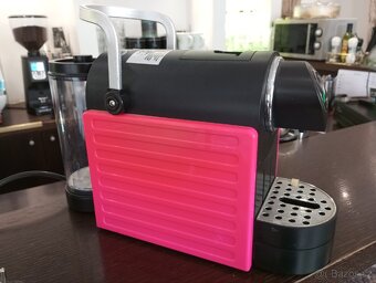 Kávovar na kapsle nespresso - 2