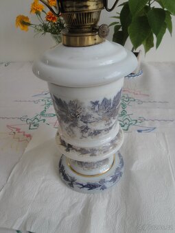 stará funkkční porcelánová petrolejová lampa - 2