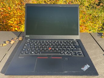 tenké Lenovo ThinkPad X13 - výkonné CPU, 16GB RAM, 2GB VGA - 2