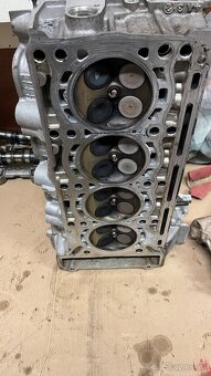 hlava motoru mercedes benz m271 1.8L - 2