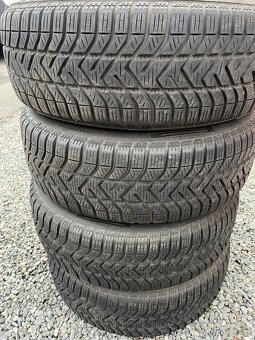 185/60R15 - 2