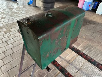 Nádrž Svoboda traktor - 2