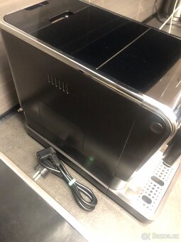 Automatický kompaktní kávovar Tchibo Esperto Latte - 2