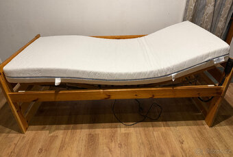 Zdravotní postel s elektrickým roštem a matrací - 2