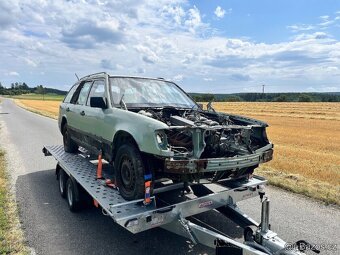 Mercedes Benz w124 250D díly - 2