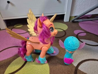 My Little Pony Sunny zpívá a bruslí - 2