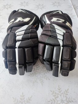 Hokejové rukavice - 2