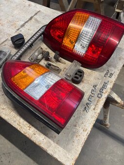 Zafira A zadni svetla - 2