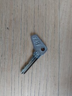 Spinacka SKODA 100 - 2