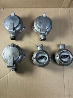 Vypínače a zásuvky - 2