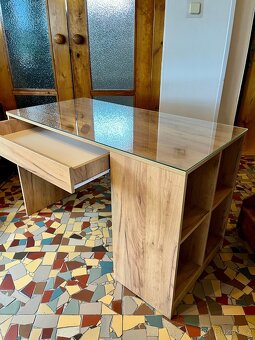 Kancelářský stůl - 2