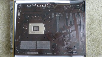 Gigabyte Z-390 D - 2