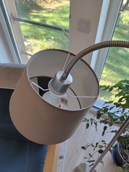 STOJACÍ LAMPA - 2