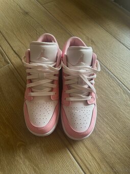 Air Jordan 1 Low Medium soft pink - 2