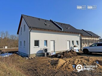 Prodej novostavby rodinného domu 4+kk se zahradou v Ivančicí - 2