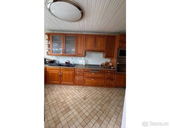 Kuchyňská linka, ve tvaru „U“, včetně spotřebičů, 4040 - 2
