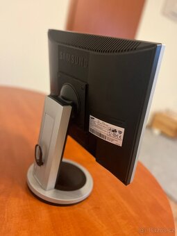 Monitor SAMSUNG - 2