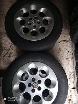 Kola alfa Romeo - 2