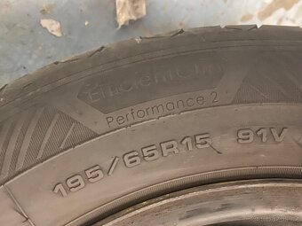 195/65 R15 - 2