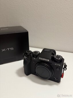 Fujifilm XT5 + 28mm/4.5 + 56mm/1.7 - 2