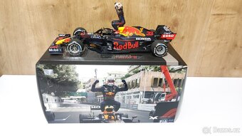 Max Verstappen 1:18 s figurkou - víťaz Monaco - 2