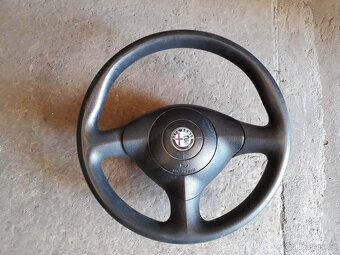Alfa Romeo 147 volant - 2