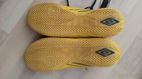 Sálovky umbro velikost 38 - 2