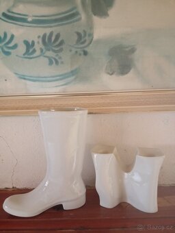 Porcelánová bota a svícen - 2