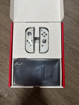 Nintendo Switch OLED model – White. - 2