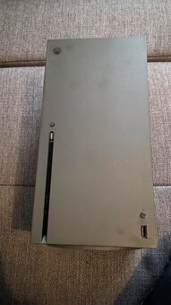 Prodám Xbox series x + 2 ovladače + bezdrátová sluchátka Mic - 2