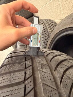 Zimní pneu Kumho 245/40R20 - 2