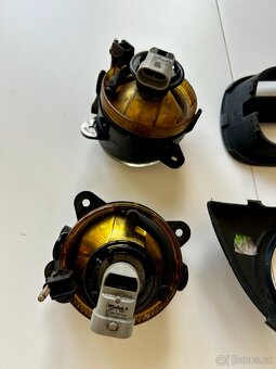 Přední L a P mlhovka kulatá Roomster vč. mřížek - 2