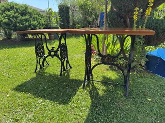 Obdélníkový stůl ze šicího stroje SINGER - 2