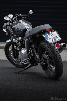Triumph Thruxton 900 - 2