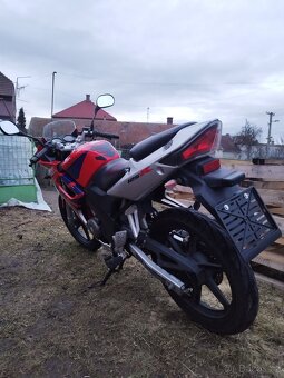 Honda CBR 125r - 2