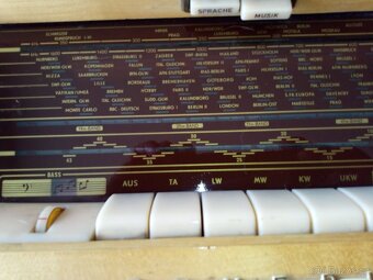 Staré rádio Grundig - 2