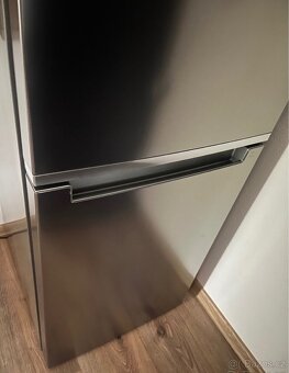 Lednička značky Whirlpool - 2