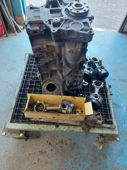Motor Ford Transit 2,4 tddi - 2