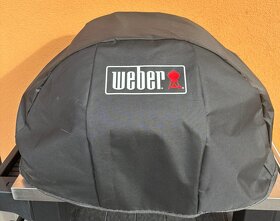 gril Weber PULSE 1000  s ochranným obalem. Zakoupeno 5/2022 - 2