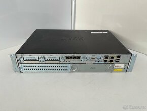 Kvalitní router Cisco 2911 + modul SM-SRE-710-K9 - 2